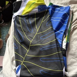 Colorful Abstract Print Capri Leggings